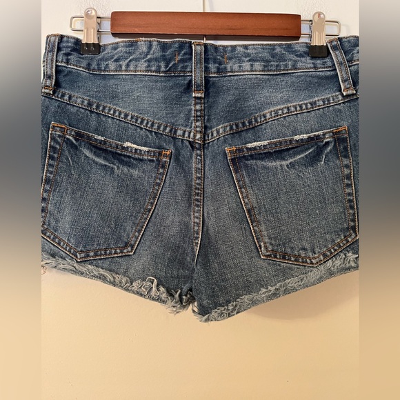 Free People frayed hem distressed button fly shorts size 26 - Picture 2 of 6